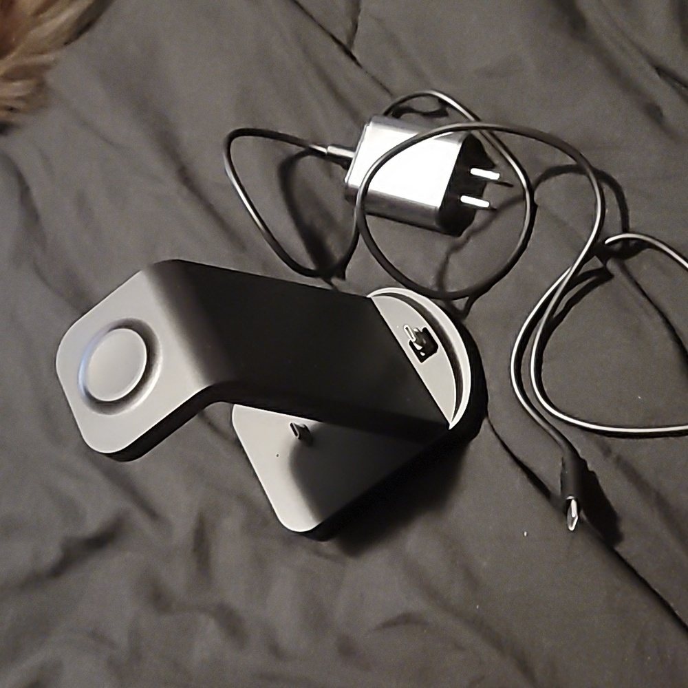 3 in 1 charging station